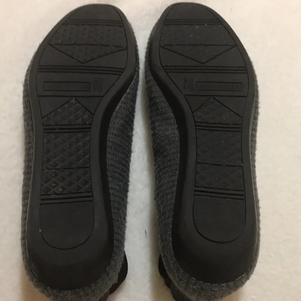 | EUC Aerosoles Gray Flat Shoes - 8.5